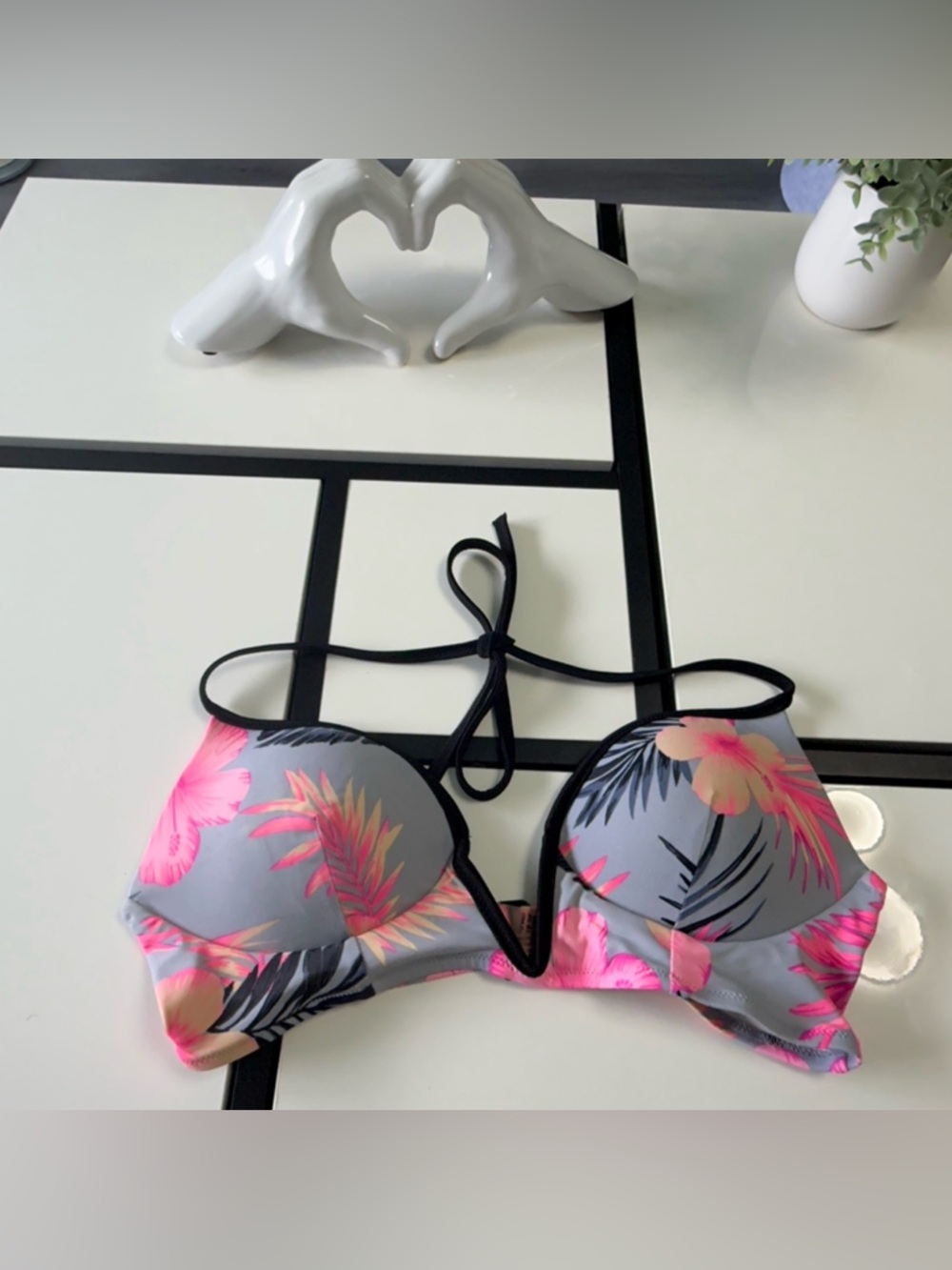 Victoria's Secret PINK Tropical Floral Bikini Top - Size M / C80